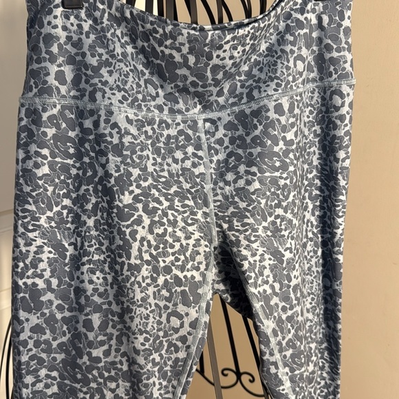 JoyLab Charcoal Animal Print Leggings - Picture 2 of 5